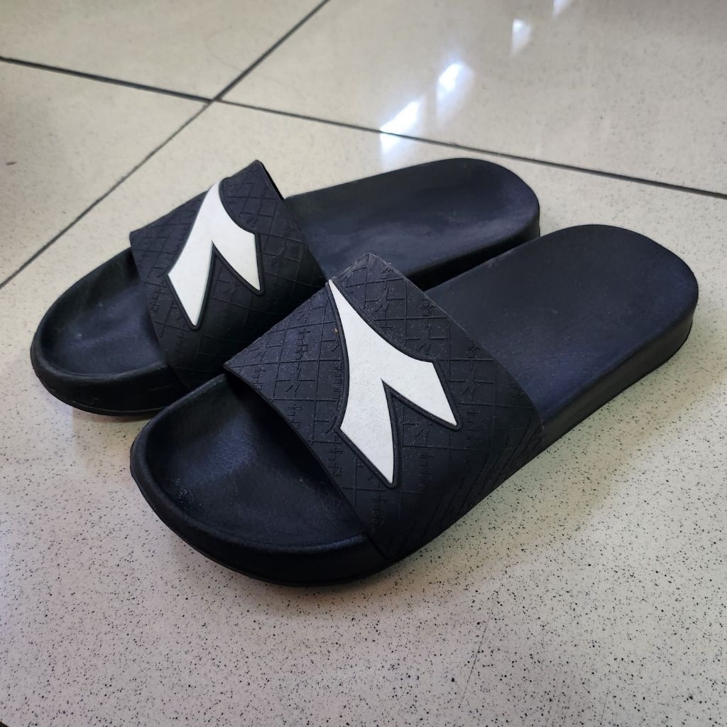 sendal pria diadora 40 hitam slip on sandal pria men's sandal selop preloved