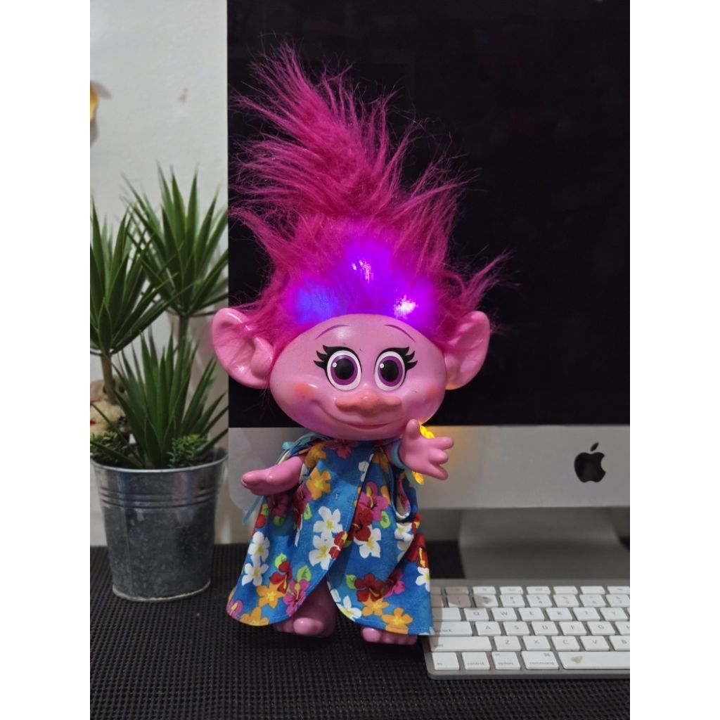 Trolls Princess Poppy Hasbro Talking Doll