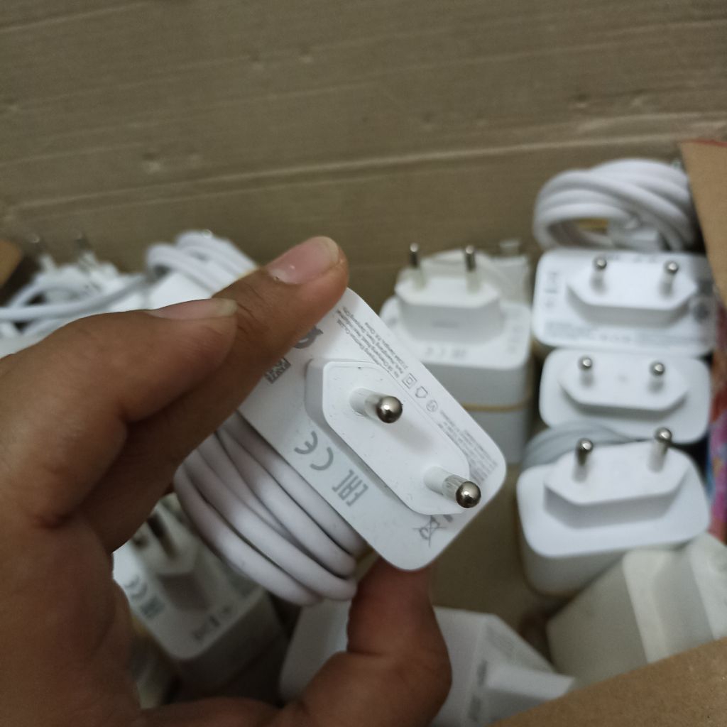 Charger realme 10 pro+ original copotan 67W bawaan