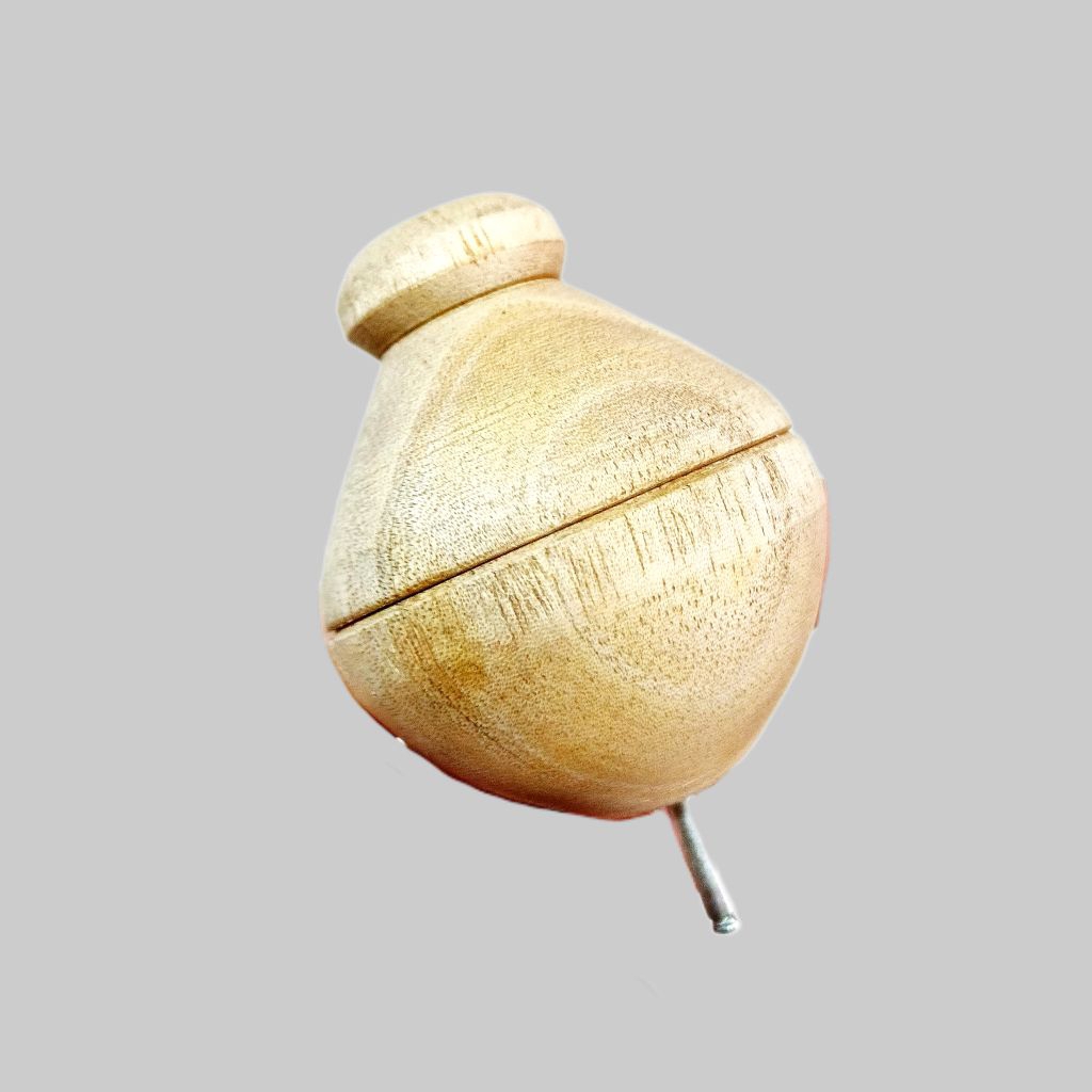 patu kayu - gasing kayu - permainan tradisional - patonan