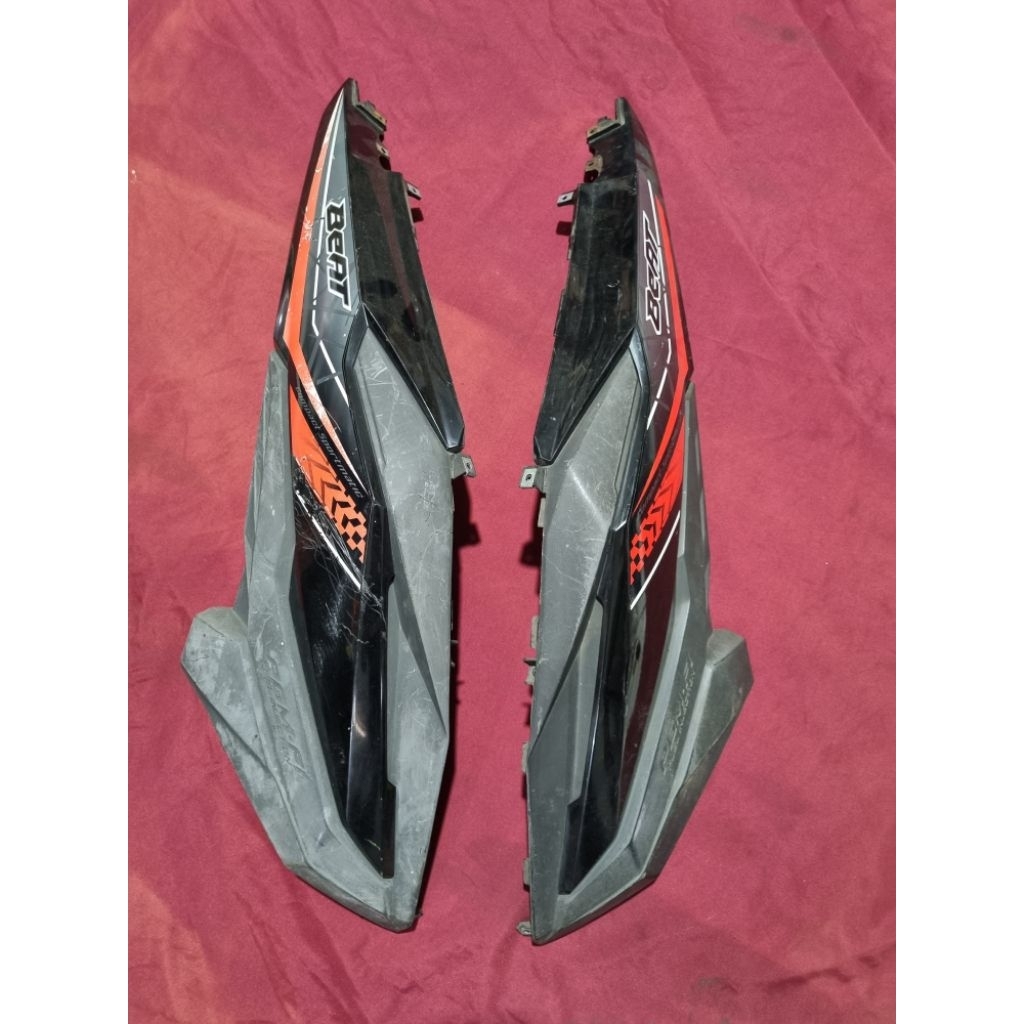 Cover Body Bodi Belakang Beat Esp Eco 2016-2019 Hitam List Merah Original