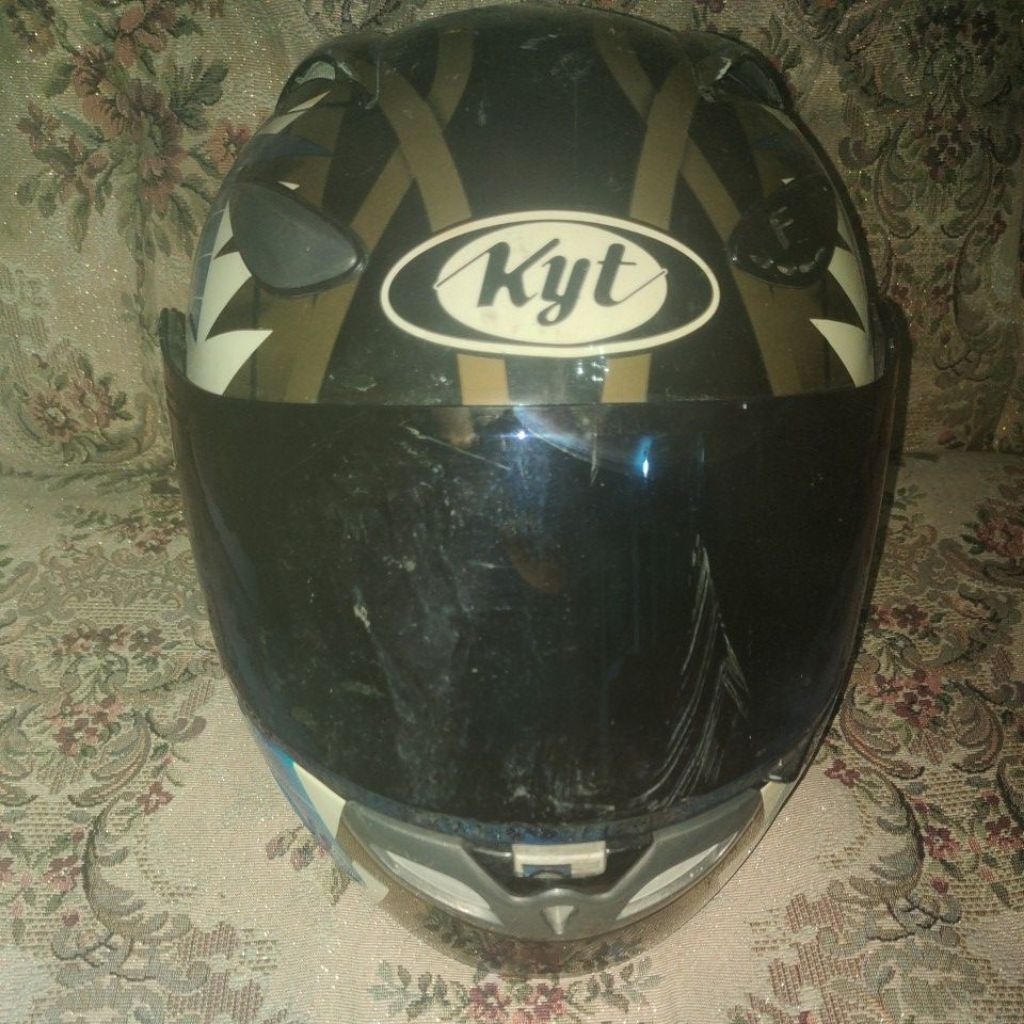 Helm Full Face KYT VR1