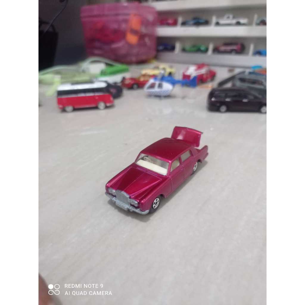 matchbox klasik vintage lesney made in England roll royce silver shadow warna merah base besi open b