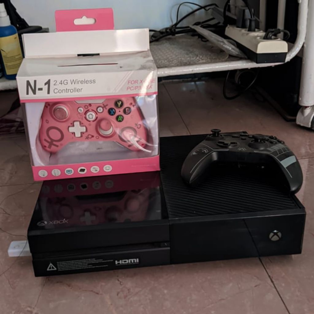 XBOX One Fat 500GB bonus Stick
