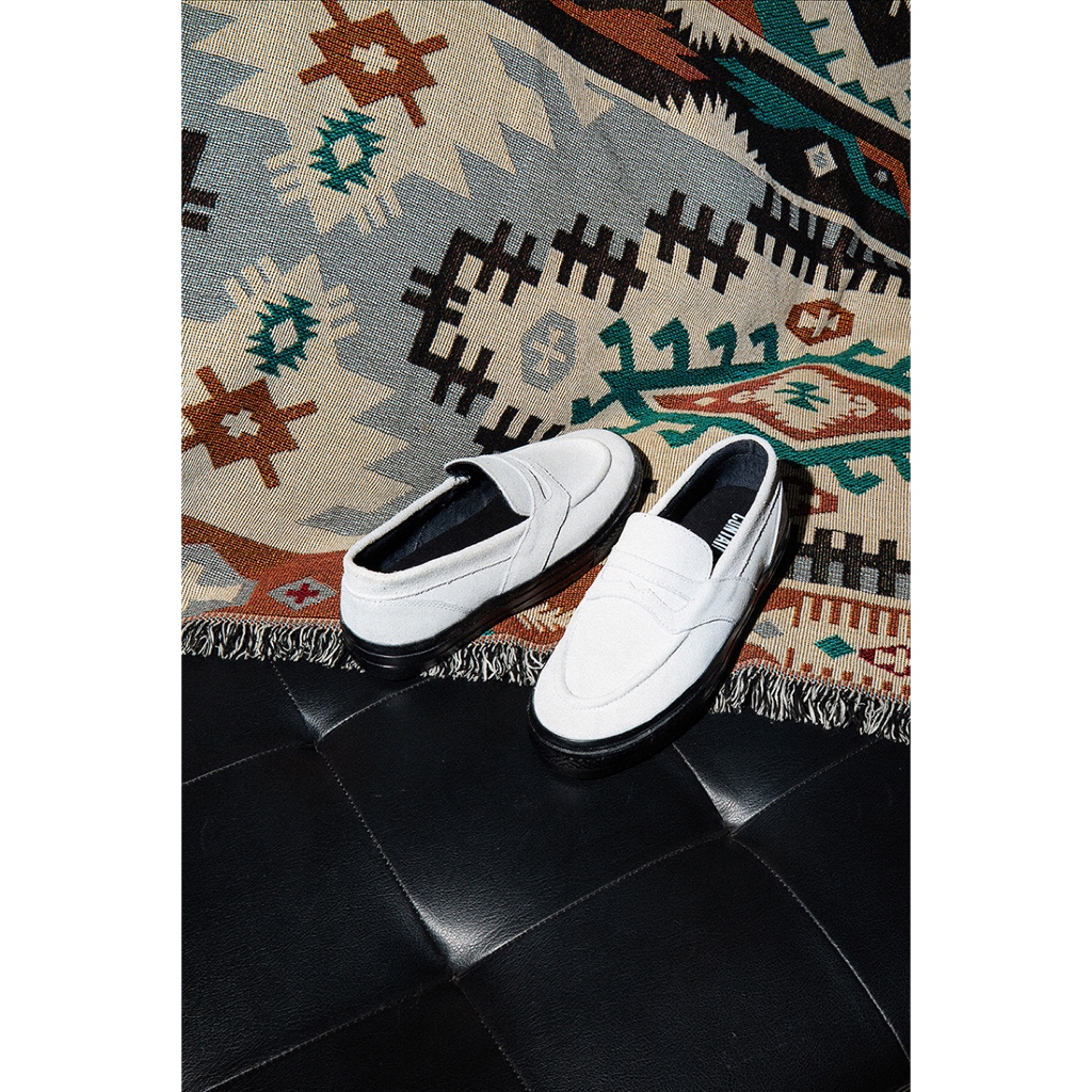 Noun Loafer White Black