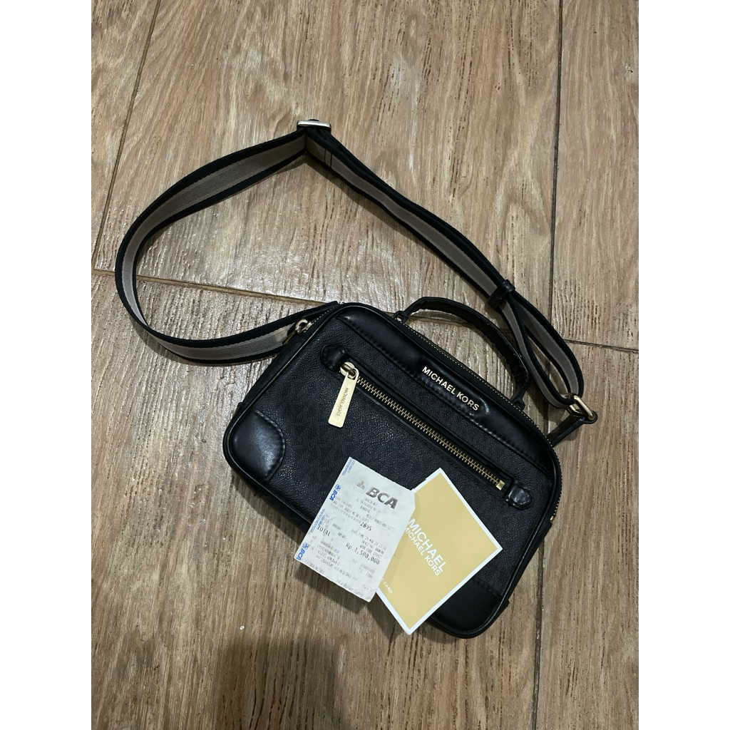 MICHAEL KORS AUTH Camera Bag Signature preloved pribadi