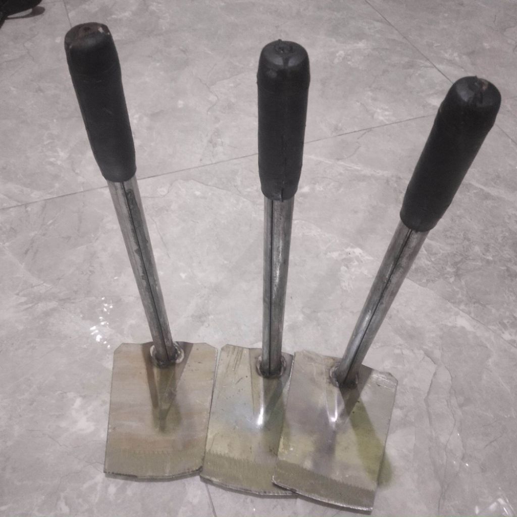 pacul/cangkul gagang besi