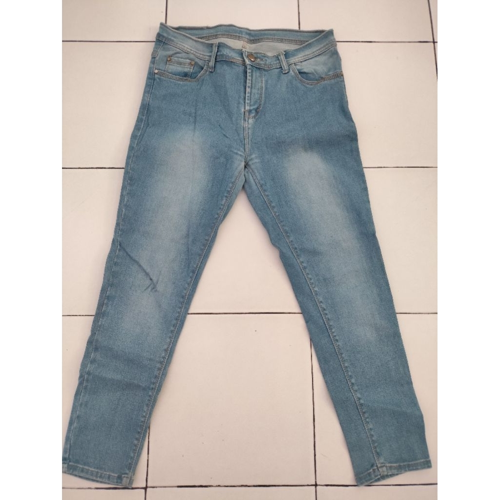 Preloved celana jeans wanita merk egoist warna biru muda