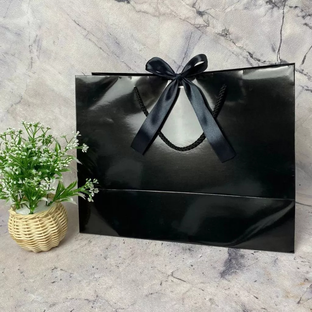 

Paper Bag Black Glossy Uk 35x27x16 Tas Kado Premium Souvenir Wedding Ultah Aesthetic / Paper Bag Kado Aesthetic