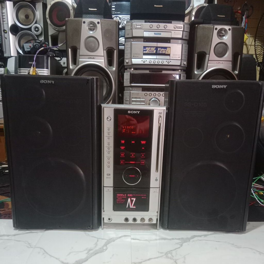 BIG COMPO SONY DHC-AZ2D TOUCHSCREEN CLASIC MEWAH