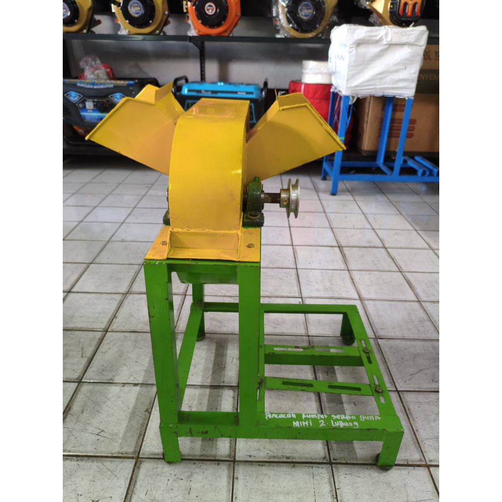 Pencacah Rumput Serbaguna Mini