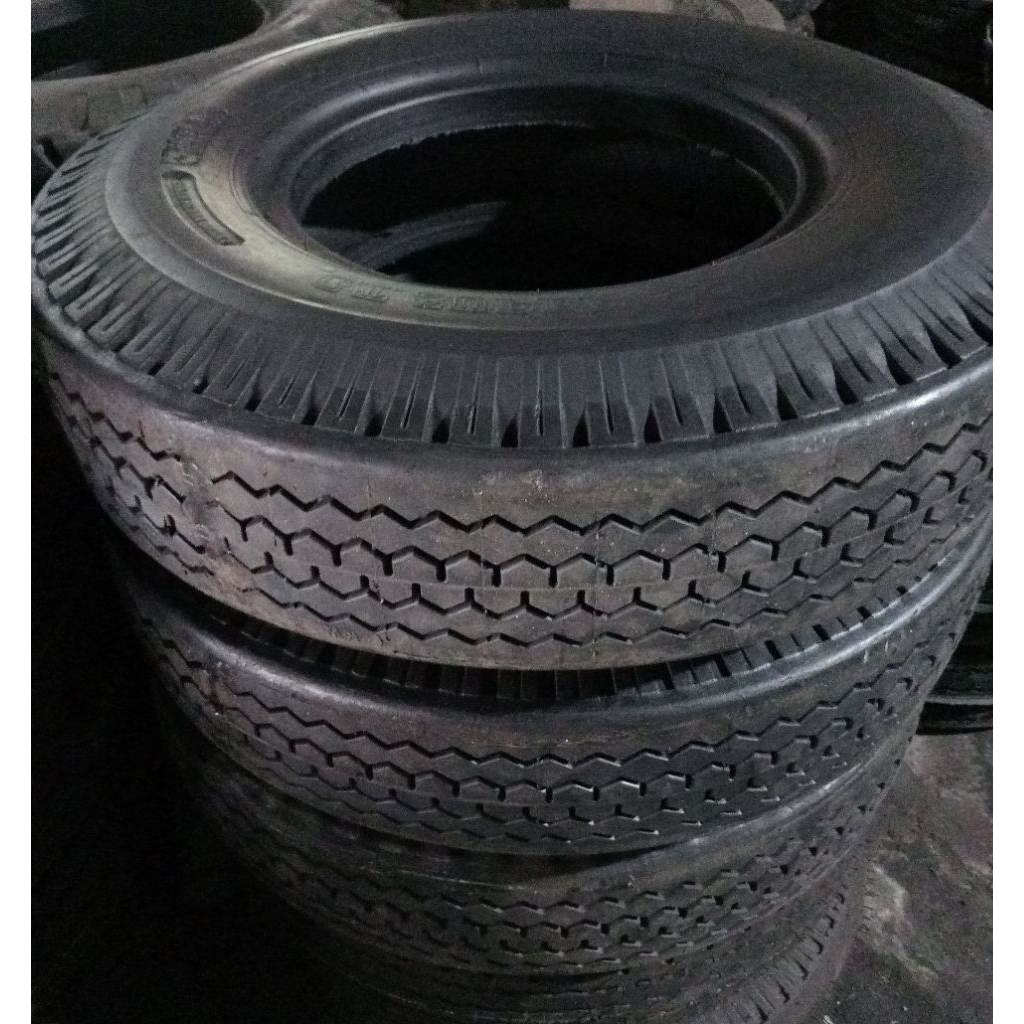 Ban vulkanisir dingin ukuran 825-16