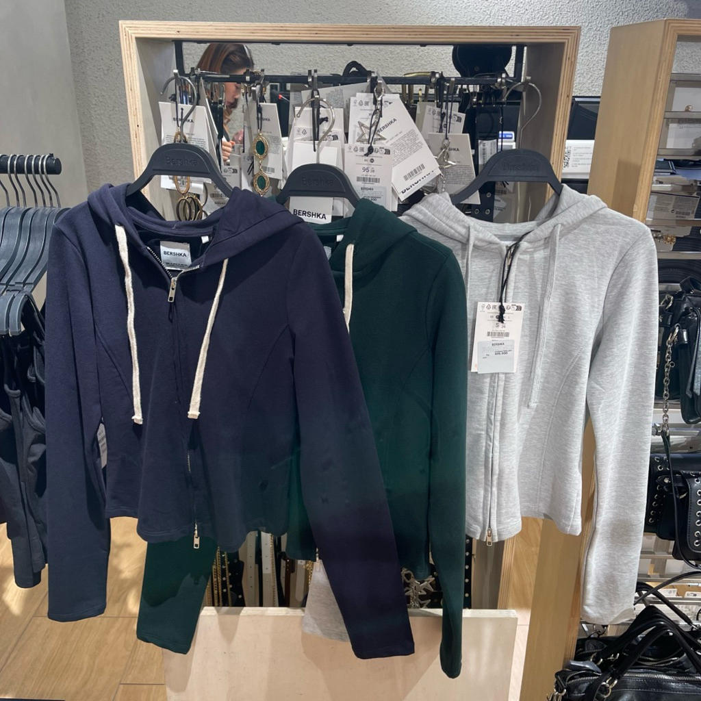 Hoodie Crop BERSHKA Women Jastip (jasa titip)