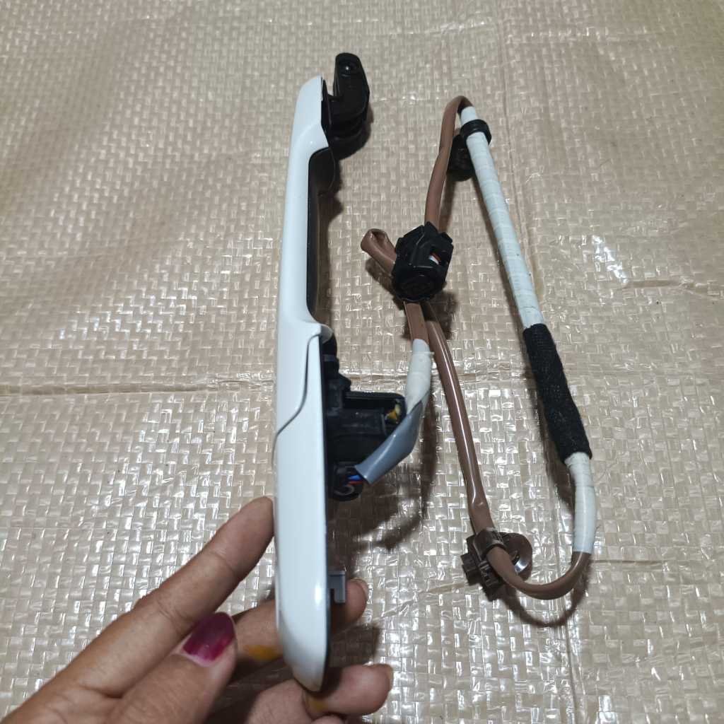 Handle pintu luar pintu depan toyota avanza veloz xenia 2022 original kanan RH