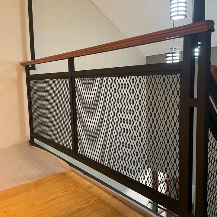 Railing Tangga Expanda metal (Kawat jaring) Minimalis Modern