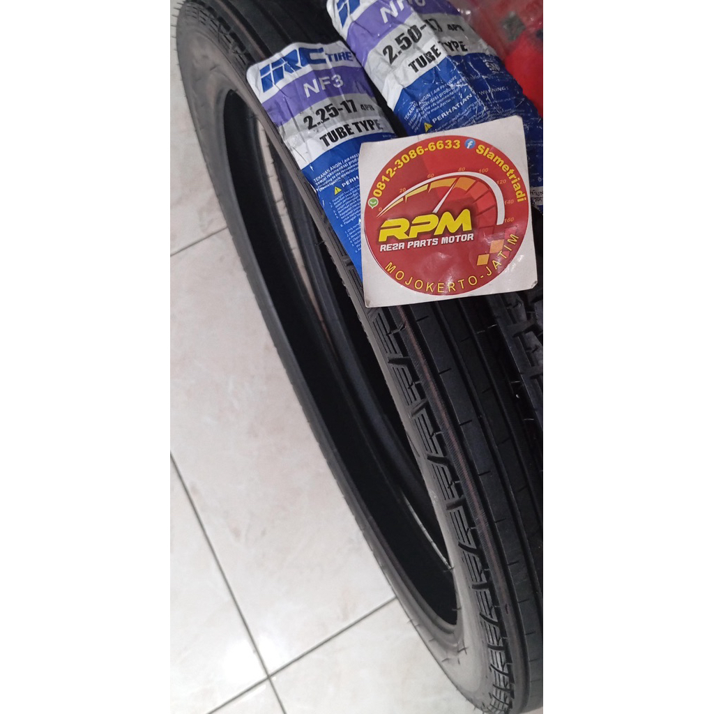 Ban depan batik lurus IRC Ukuran 225-17. / NF3