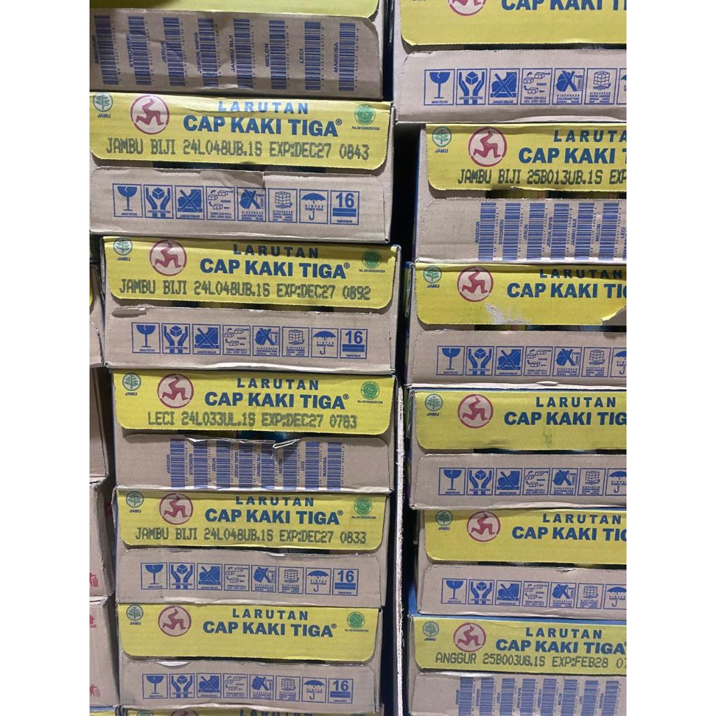 

Larutan Cap Kaki Tiga Kaleng Jambu/Jeruk/Strawberry/ Anggur/ Melon 1 DUS isi 24 klg @320ml