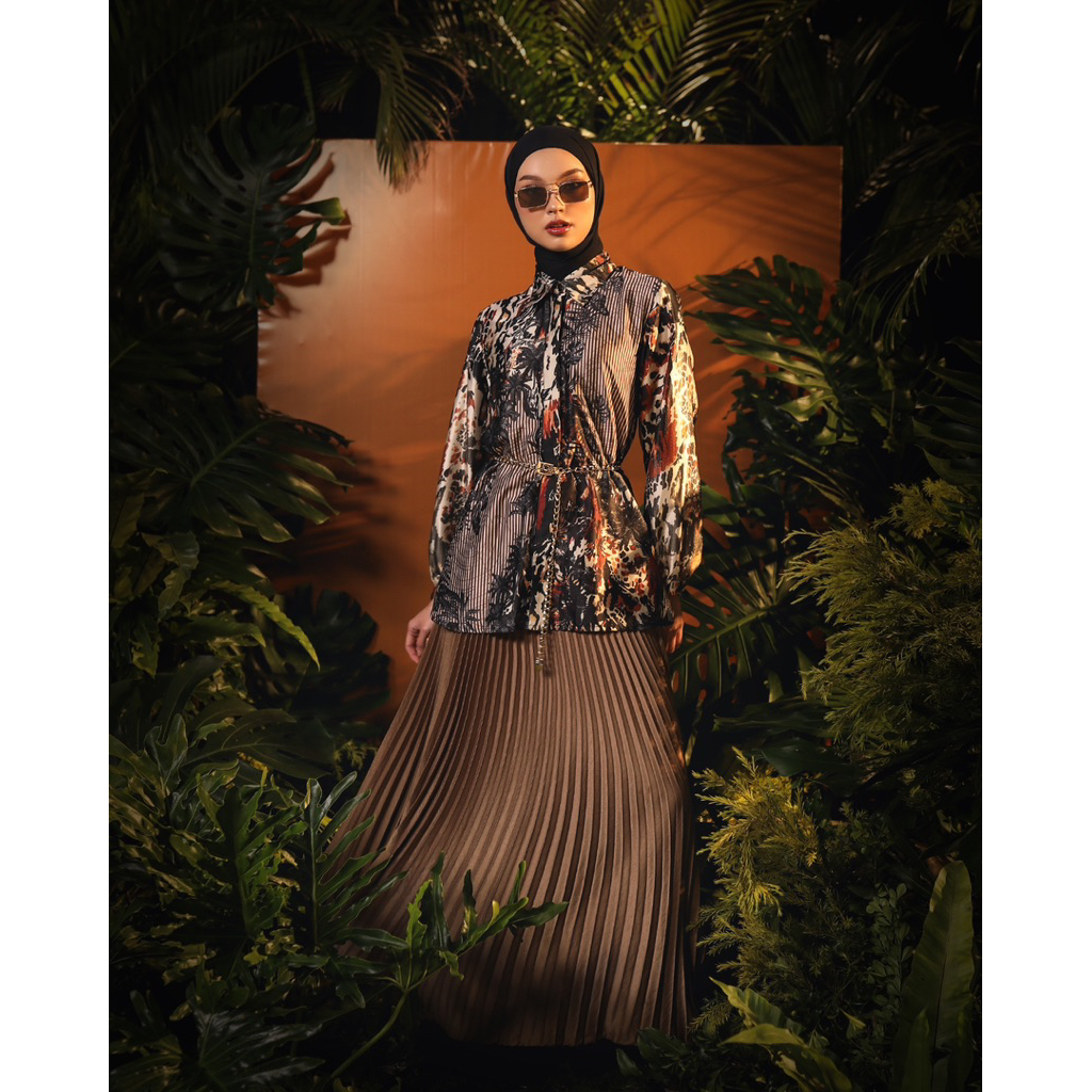 ELANIE BLOUSE ZASKIA SUNGKAR