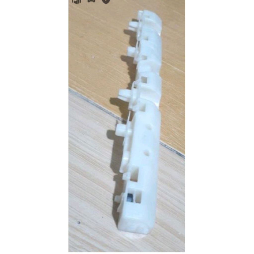 breket bumper belakang Nissan Evalia