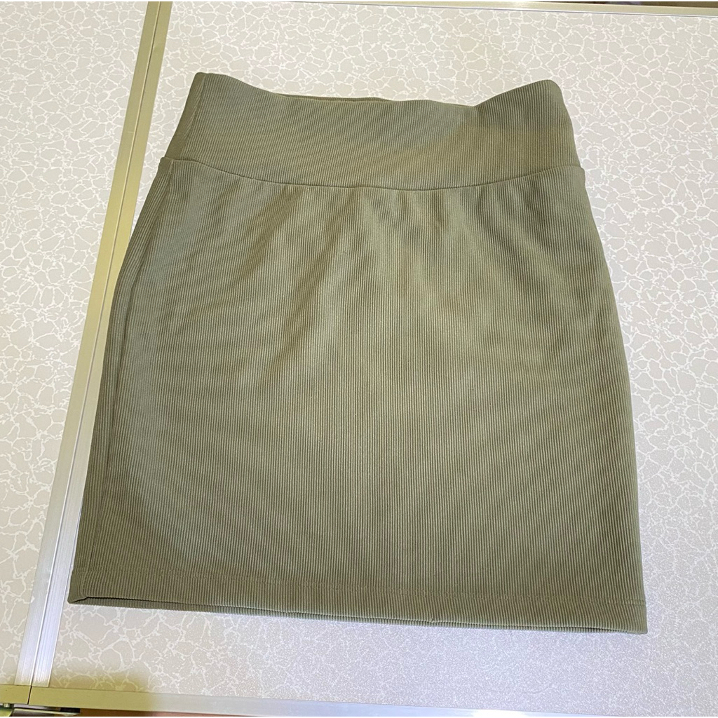 Preloved Rok Mini Skirt Wanita Warna Army Uk S