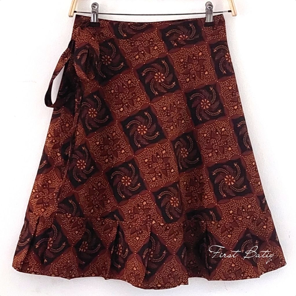 Rok Lilit Batik Model Payung Ruffle