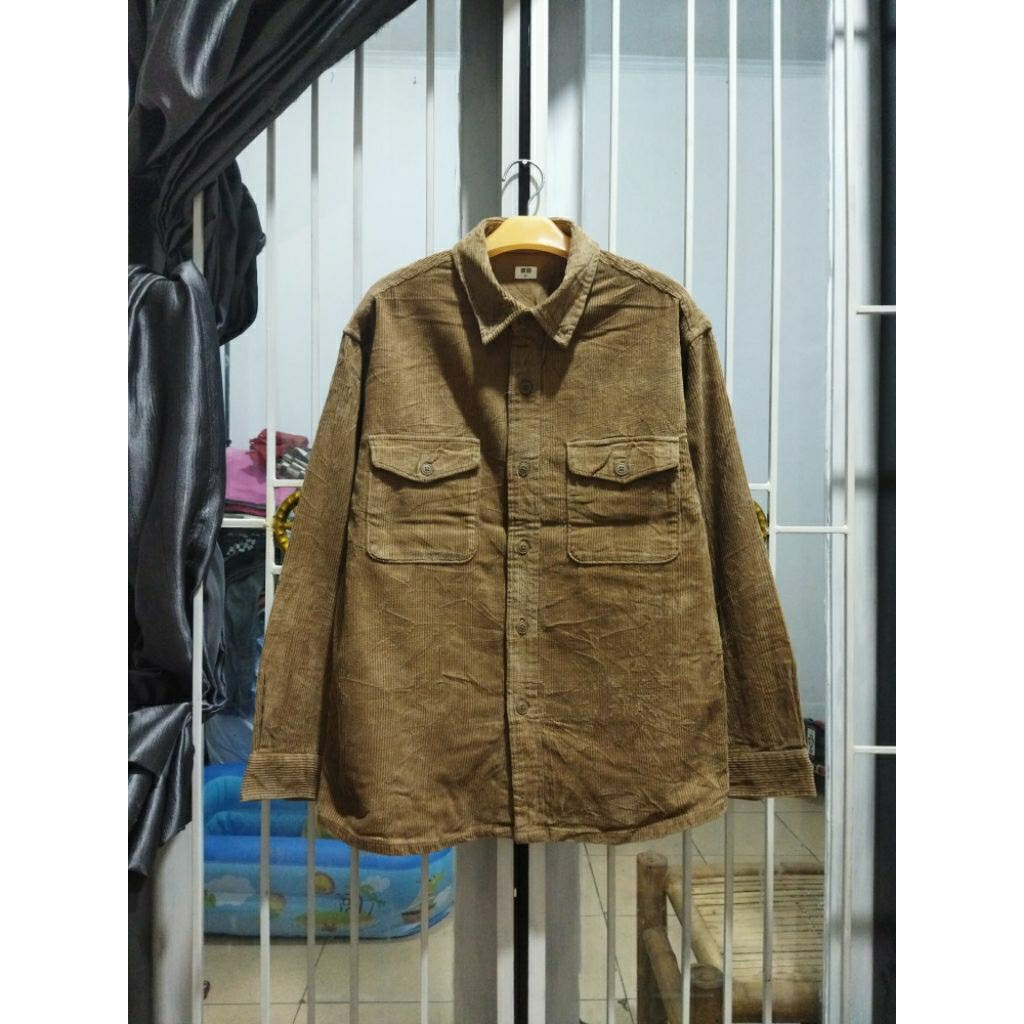 kemeja outer Corduroy work uniqlo pria L