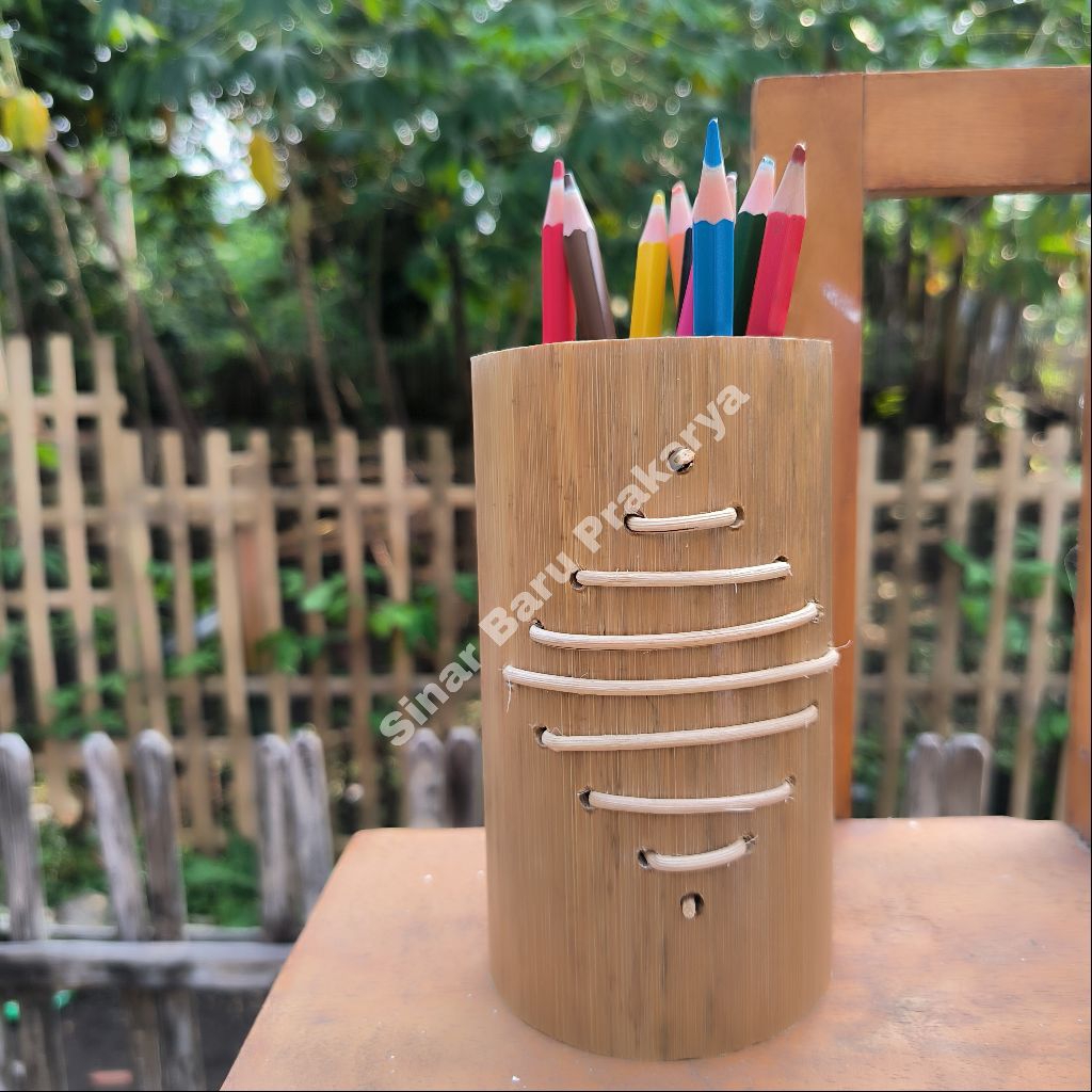 

Tempat Pensil / Pulpen dari Bambu Motif Tali Rotan 4