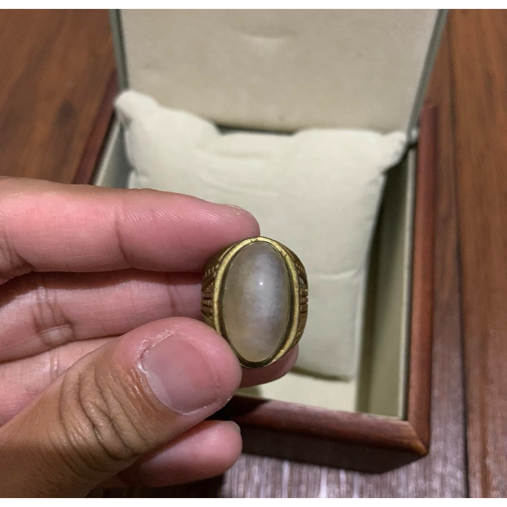 batu pandan semu lumut ,Ring Kuningan sari UK.16