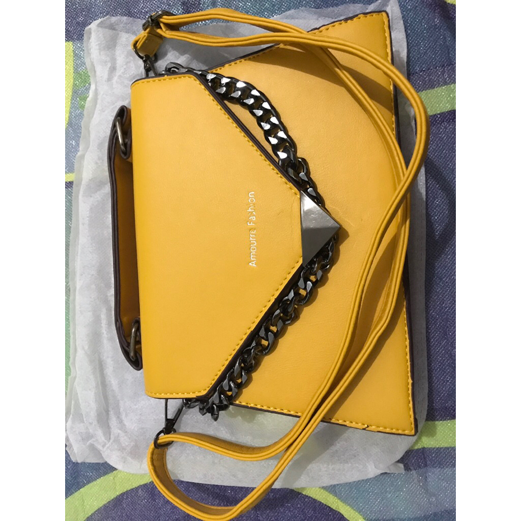 Preloved Tas Selempang/Sling Bag Fashion Wanita Warna Kuning