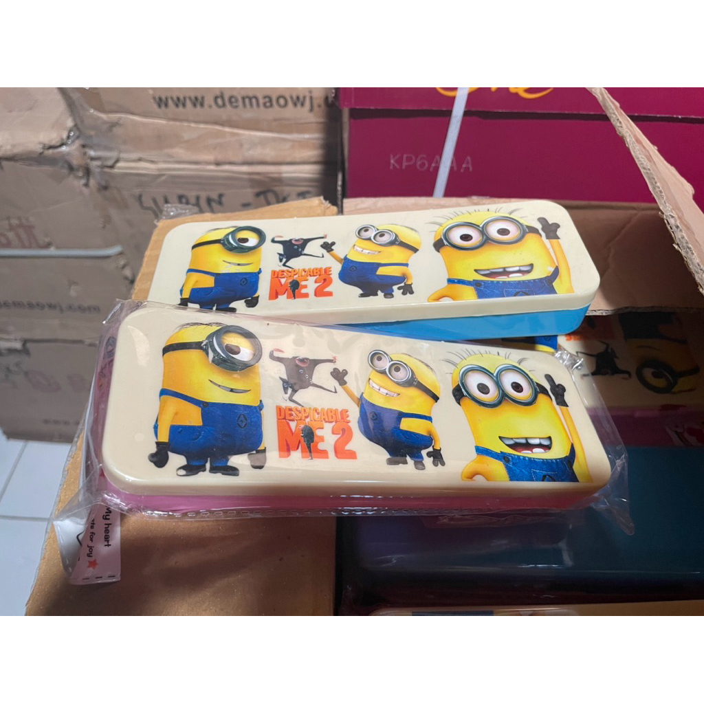

kotak pensil minion motif ( per satuan)