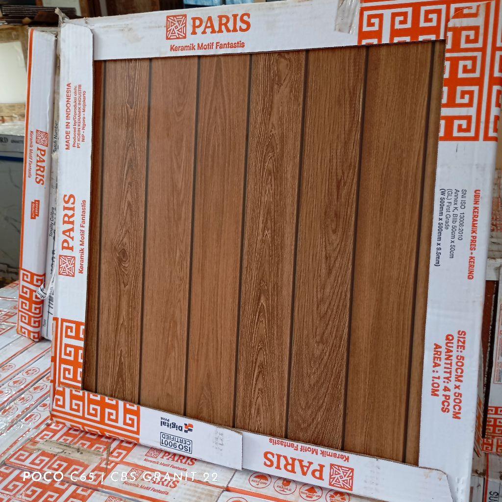 Keramik Lantai motif kayu natural 50x50 - cocok untuk teras