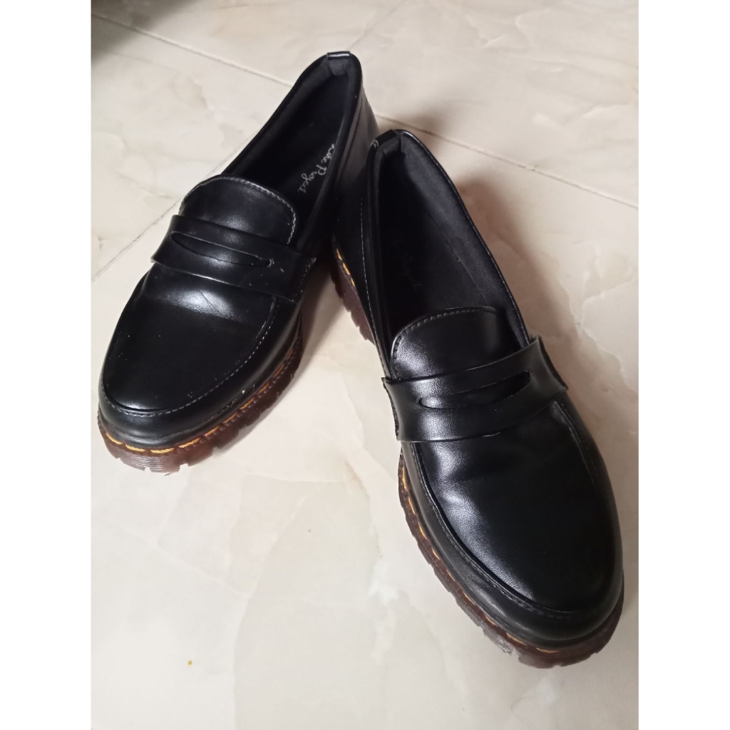[PRELOVED]Docmart hitam wanita