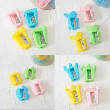 

serutan pensil karakter random warna random serutan pensil kecil