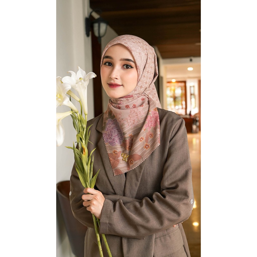 Sekala Series - Puru Kambera Signature Scarf