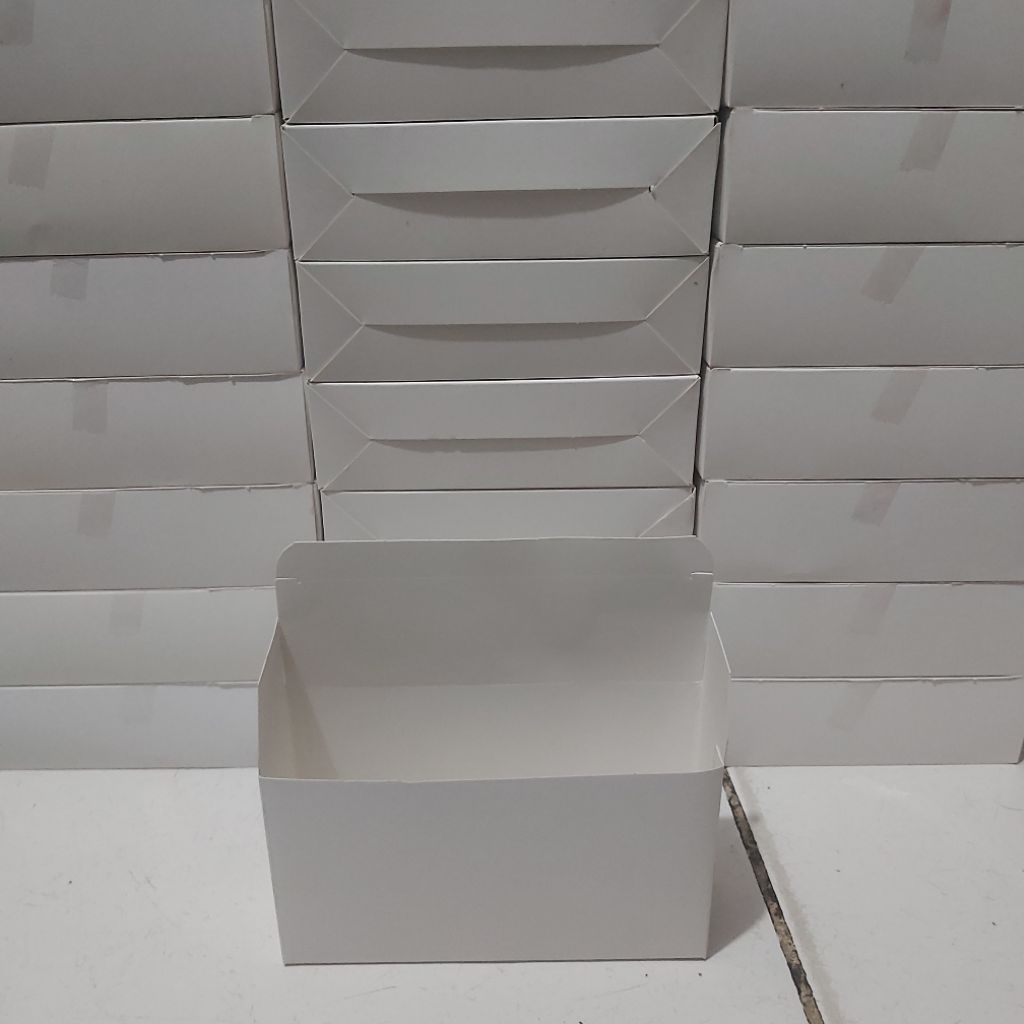 

Box Packing Ukuran 13 × 7,5 x 4 cm - Harga Untuk 10 pcs - Untuk Box Kado / Accessories