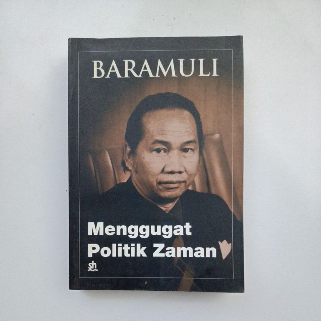 julius pour : Baramuli menggugat politik zaman