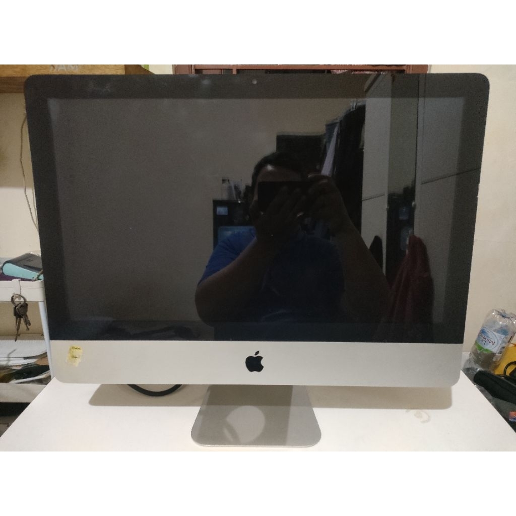 iMac (21.5-inch, Mid 2010)