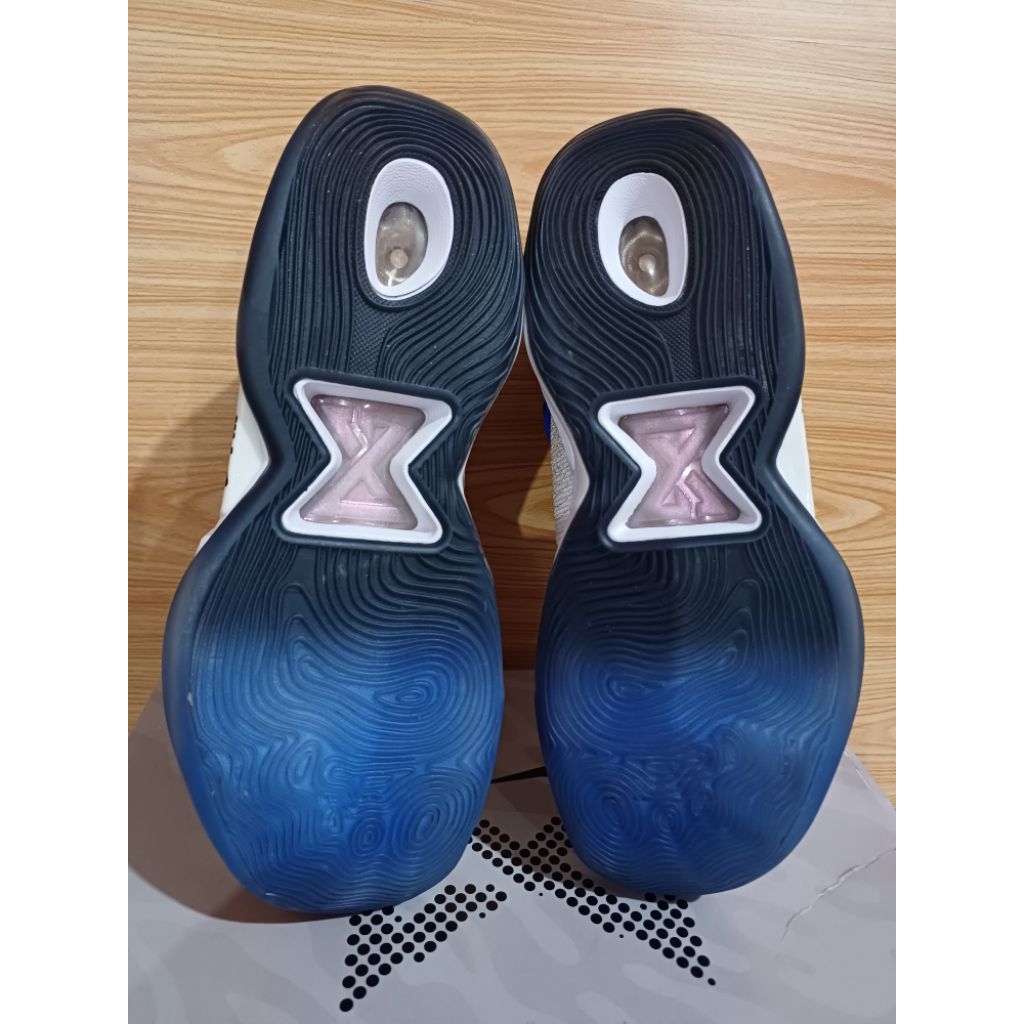 Paul George 5 x Playstation