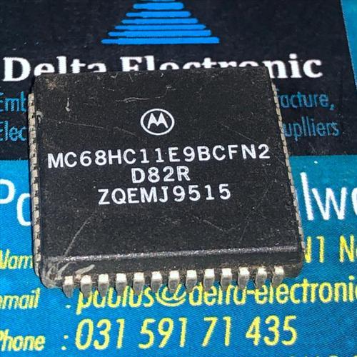 MC68HC11E9BCFN2 8-channel, 8-bit analog-to-digital (A/D) converter Motorola Microcontroller