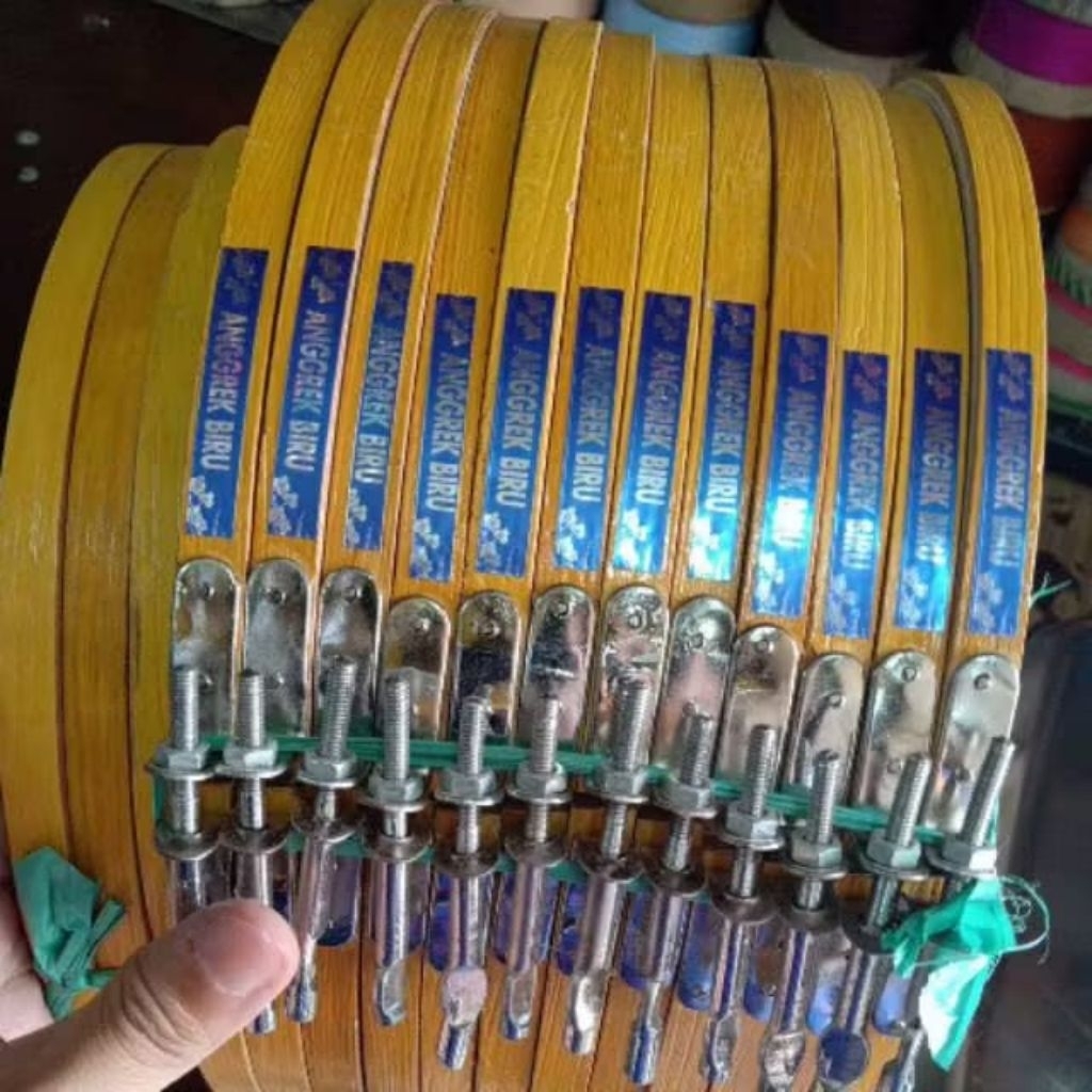 Pembidangan kayu anggrek biru / pembidang/ bidangan/ sulam kayu dan plastik