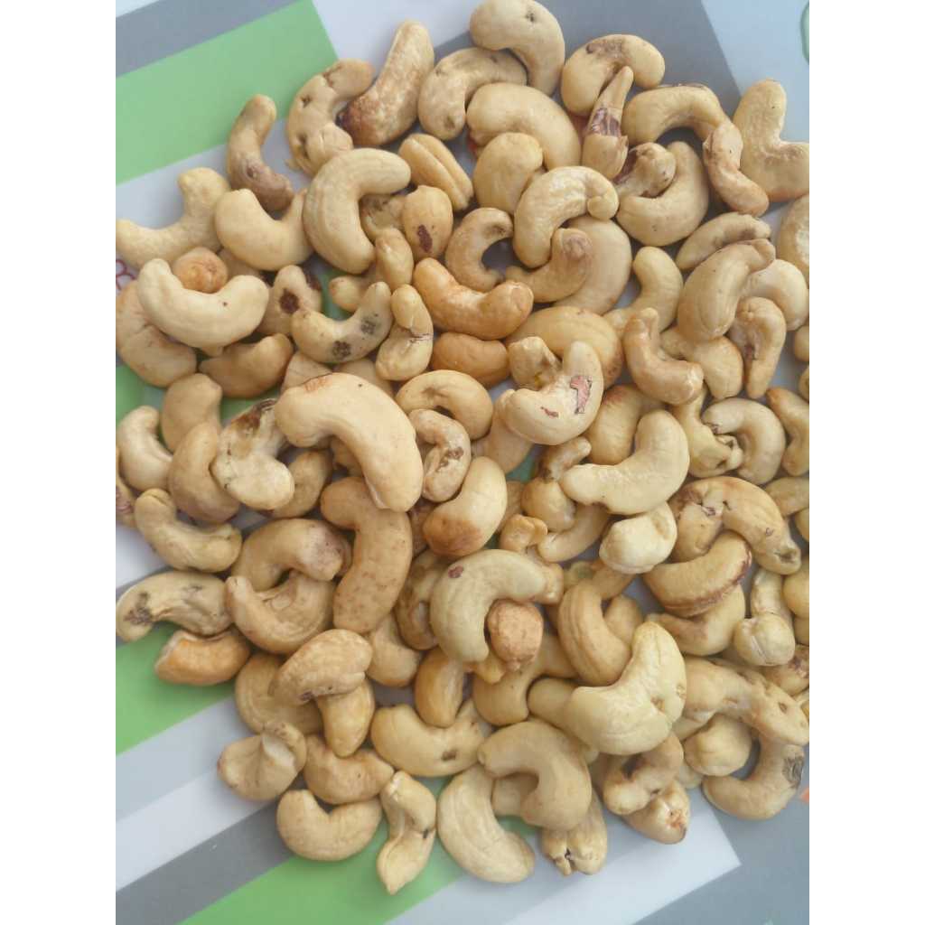 

Kacang Mede Mentah 1Kg Grade SK2 Buat Bumbu
