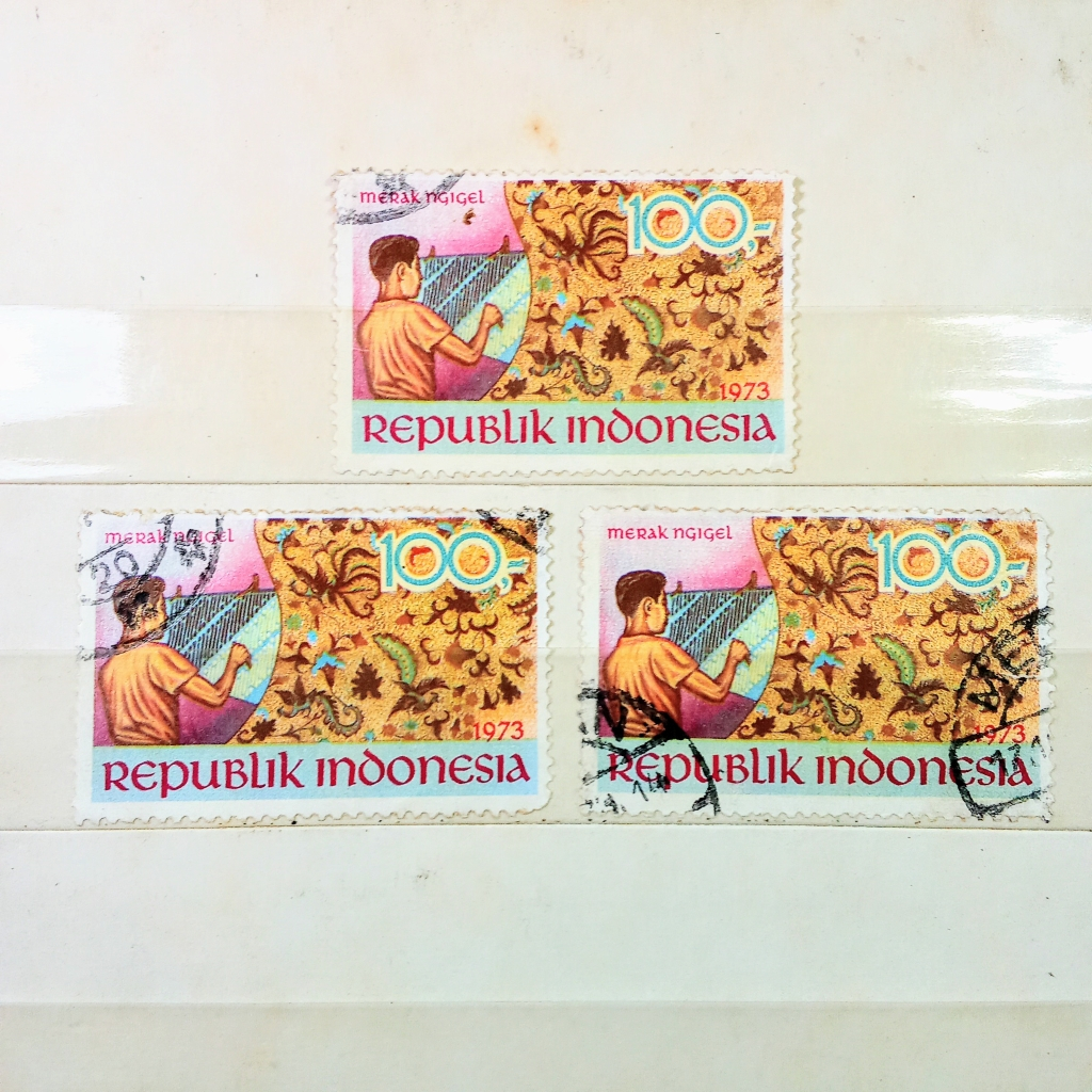

Prangko Koleksi Filateli Indonesia 1973 Batik dan Merak Ngigel