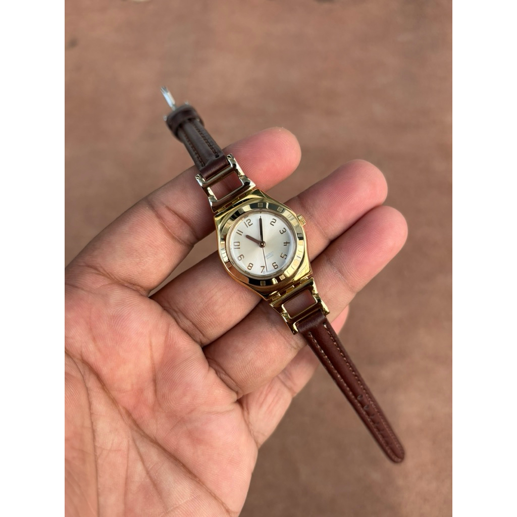 JAM TANGAN WANITA SWATCH 2000s QUARTZ GOLD VINTAGE