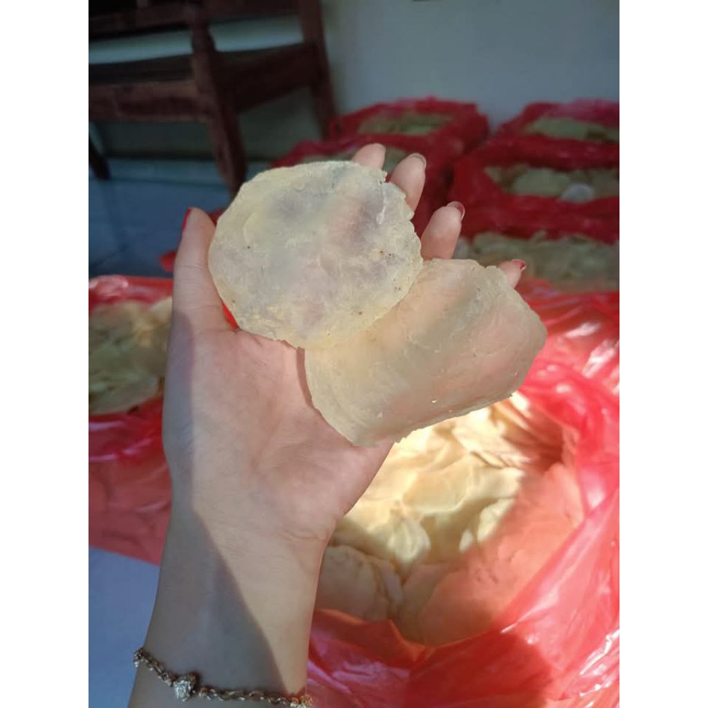 

Emping melinjo mentah 3kg.