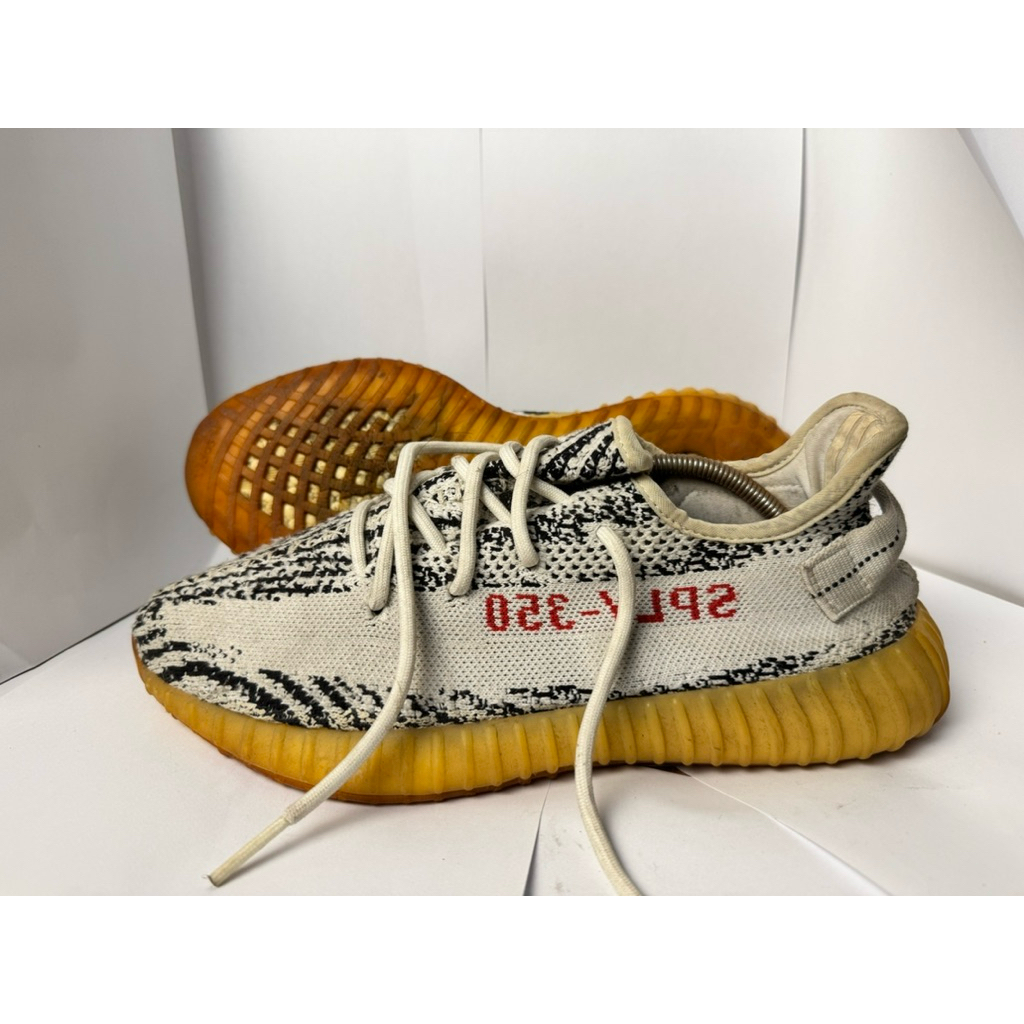 SEPATU YEEZY BOOST 350 V2 Zebra