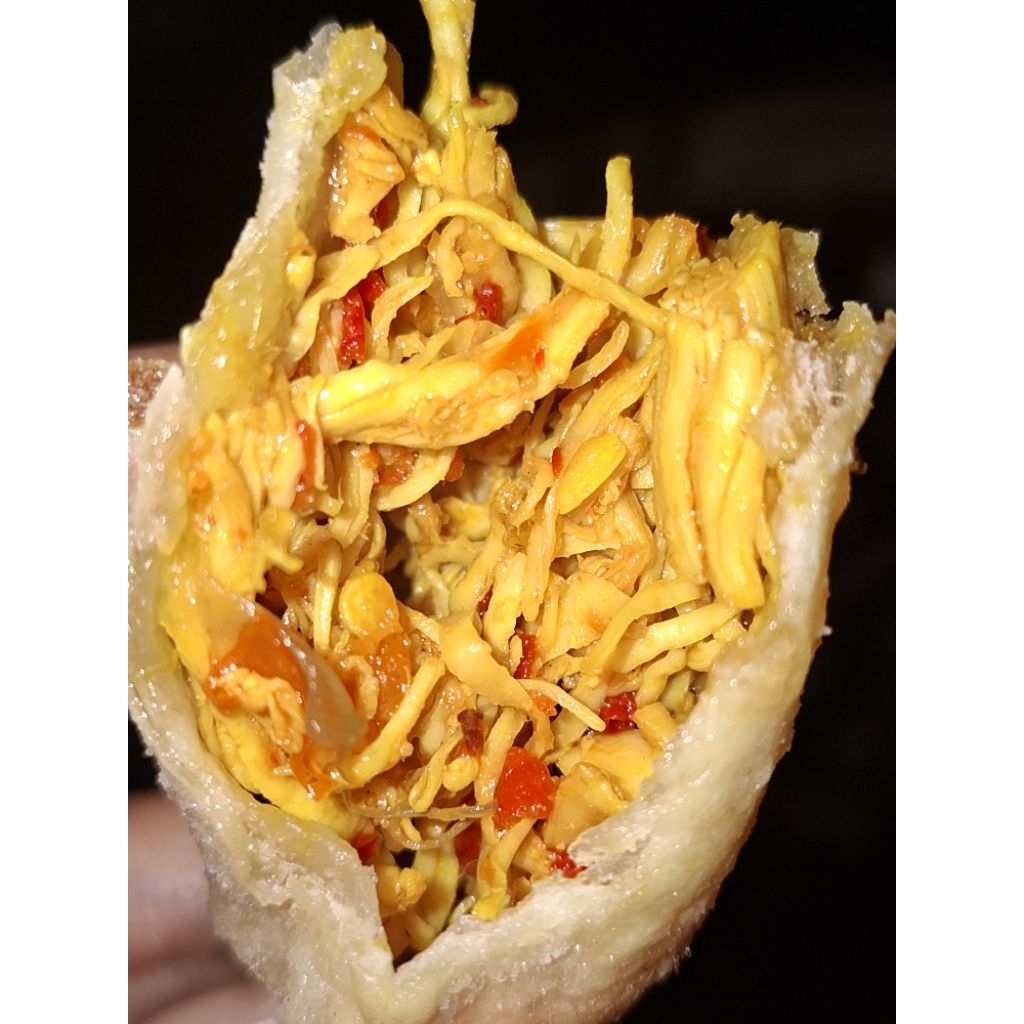 

Cireng isi ayam suwir pedas