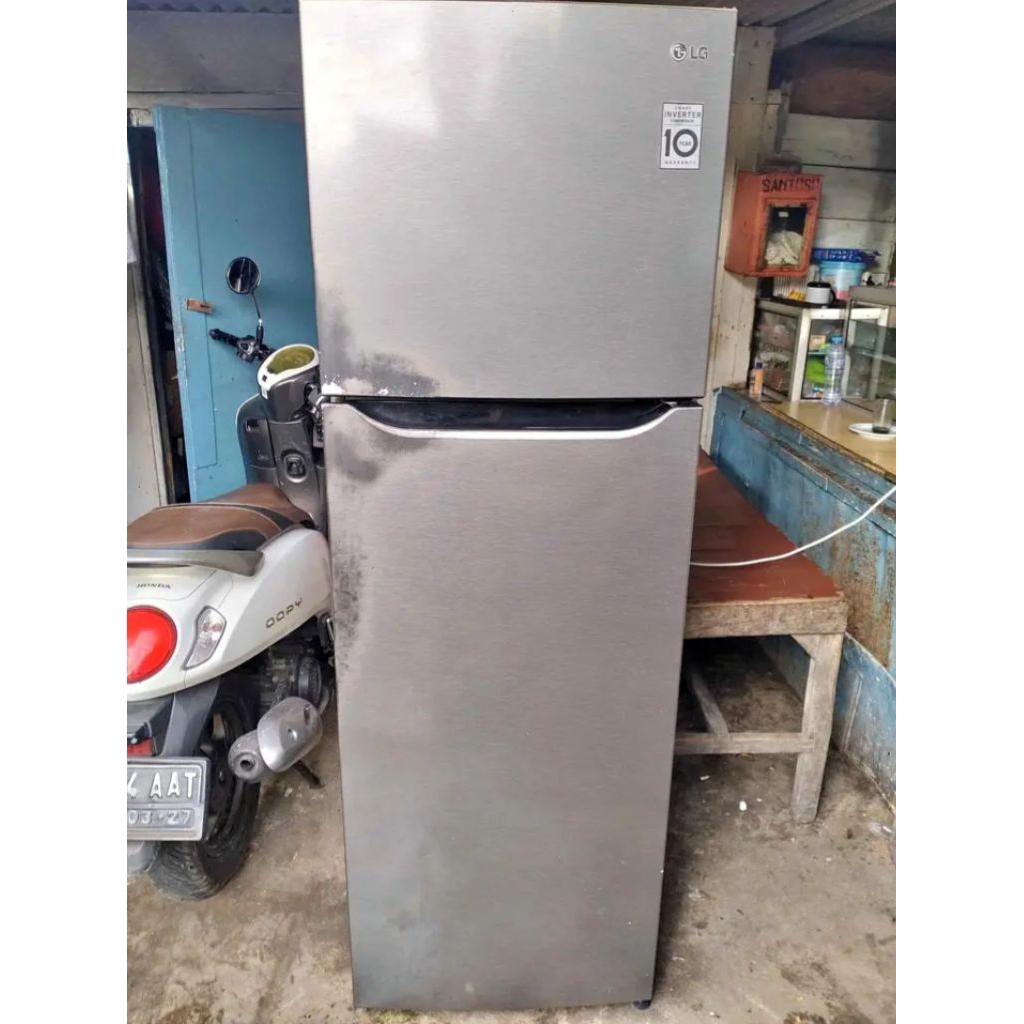 rak kulkas bekas LG inverter 2 pintu