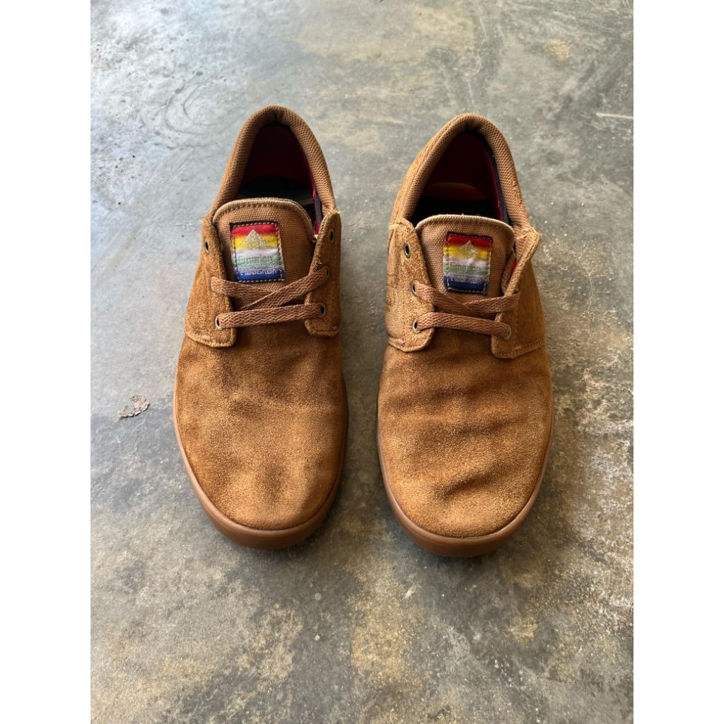 sepatu skateboard emerica suede