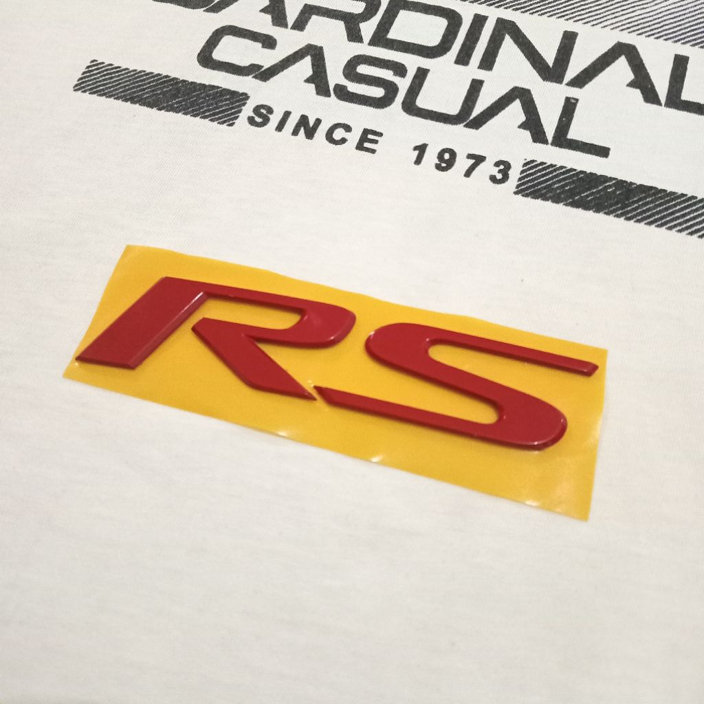 Emblem bagasi belakang merek RS original.
