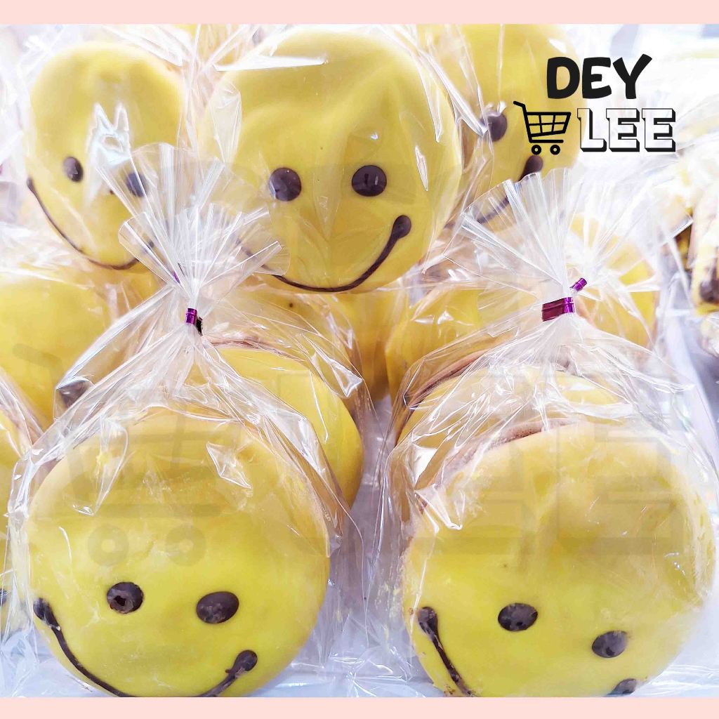 

Kue Dorayaki Mini Smile Kuning isian Cokelat per 1 pc Siap Makan Halal Bandung